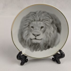 Small Gold Trimmed Lion Plate With Stand